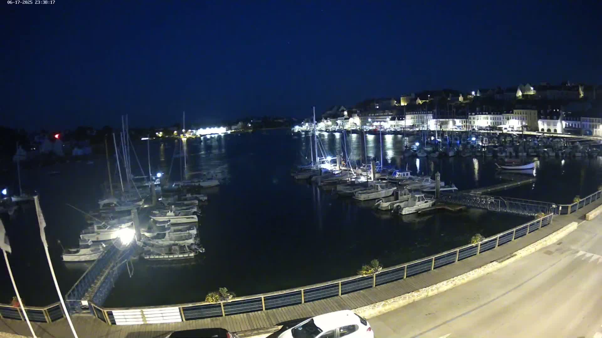 Audierne  Port - Marine  & City View Live Cam - Quimper, Finistere, Bretagne, France