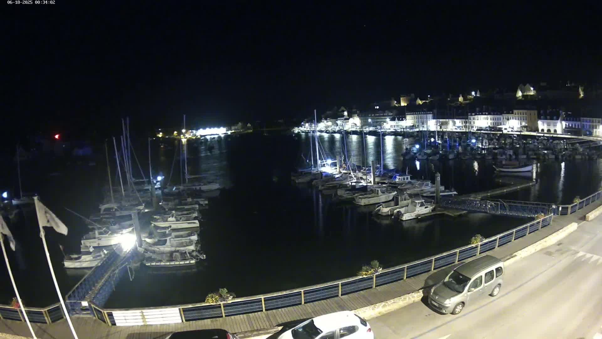 Audierne  Port - Marine  & City View Live Cam - Quimper, Finistere, Bretagne, France