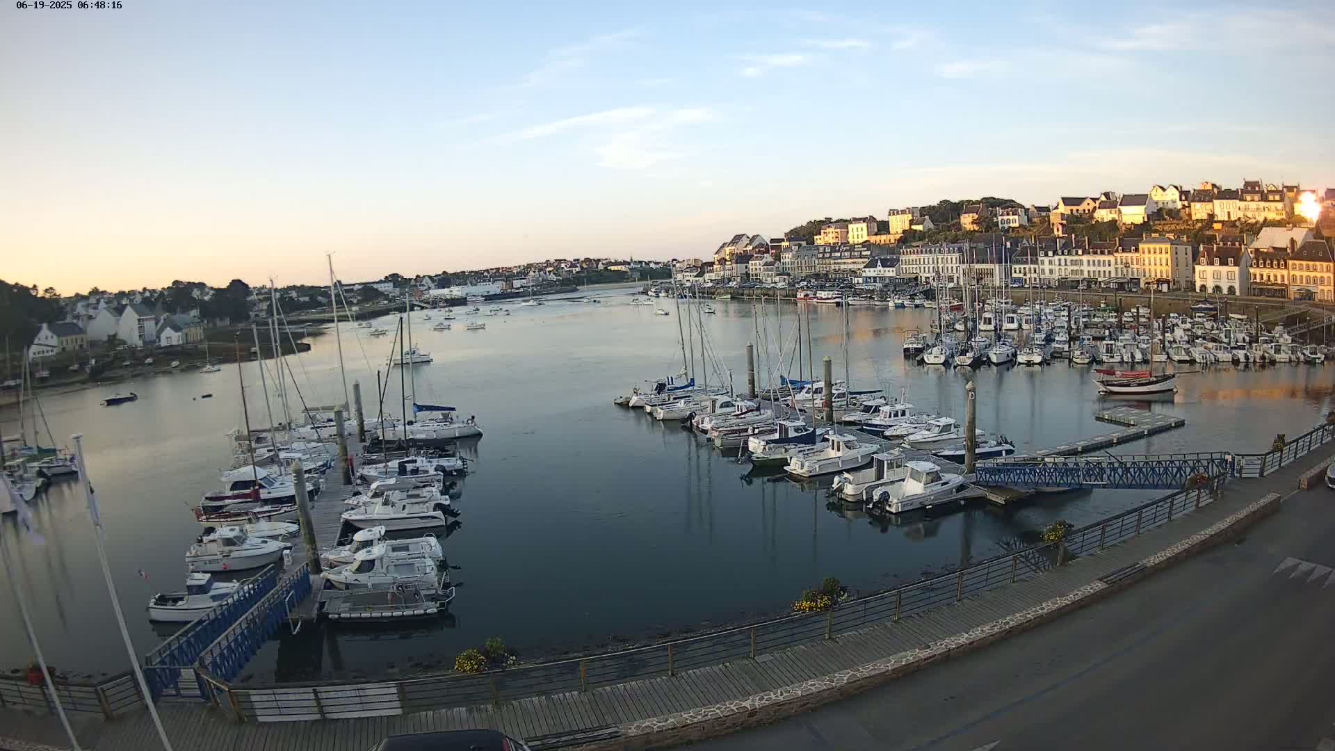Audierne  Port - Marine  & City View Live Cam - Quimper, Finistere, Bretagne, France