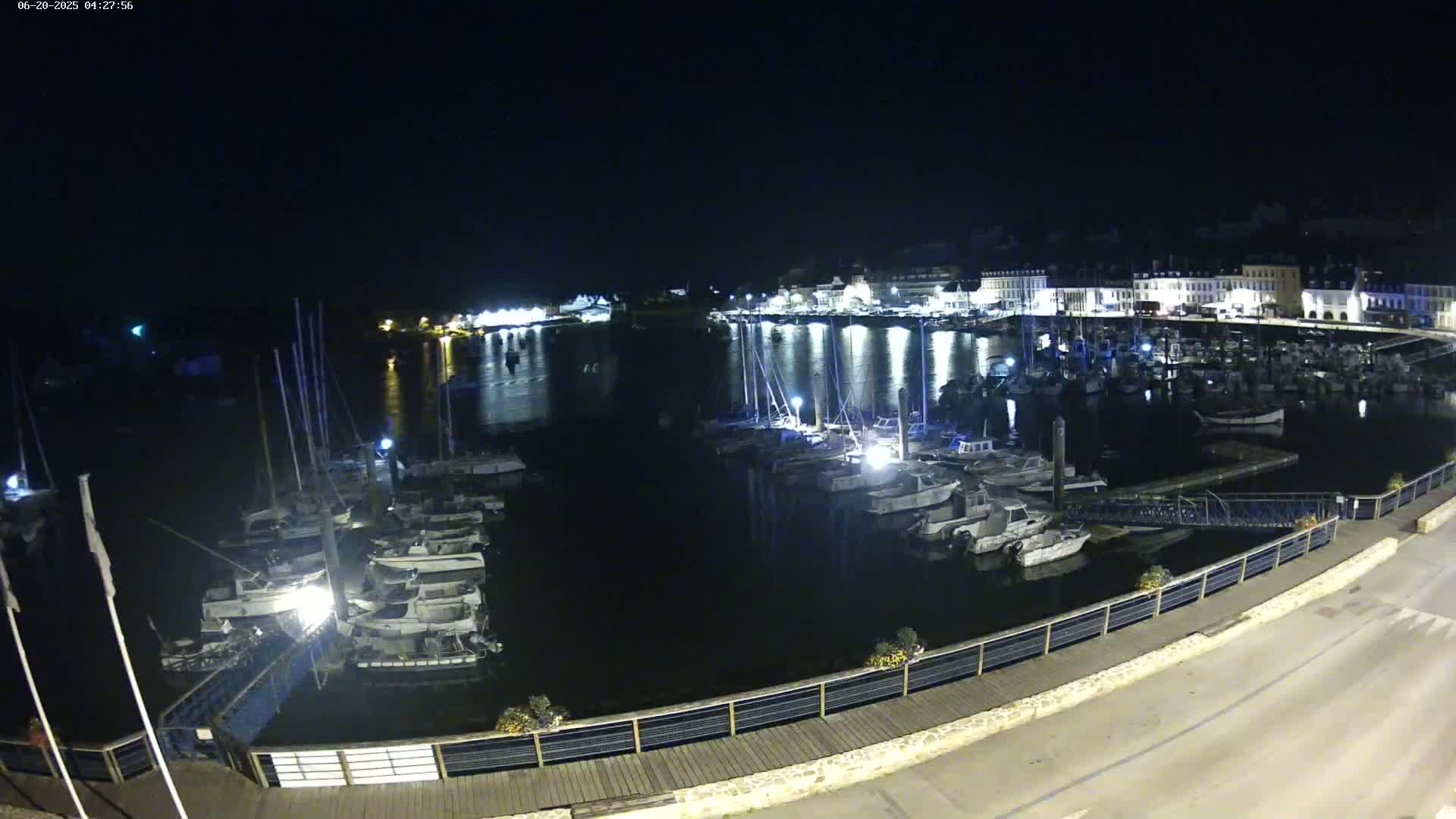 Audierne  Port - Marine  & City View Live Cam - Quimper, Finistere, Bretagne, France