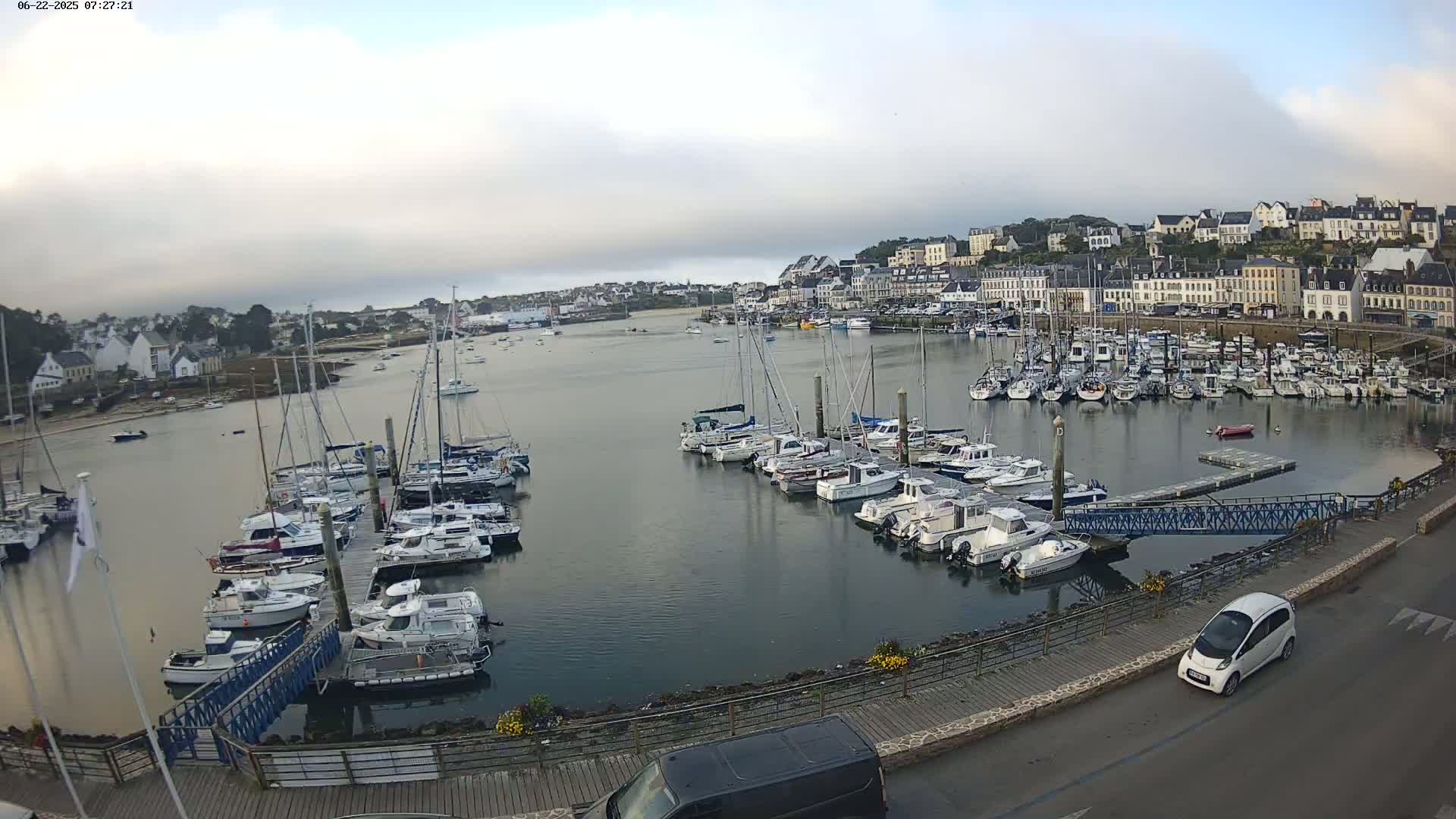 Audierne  Port - Marine  & City View Live Cam - Quimper, Finistere, Bretagne, France