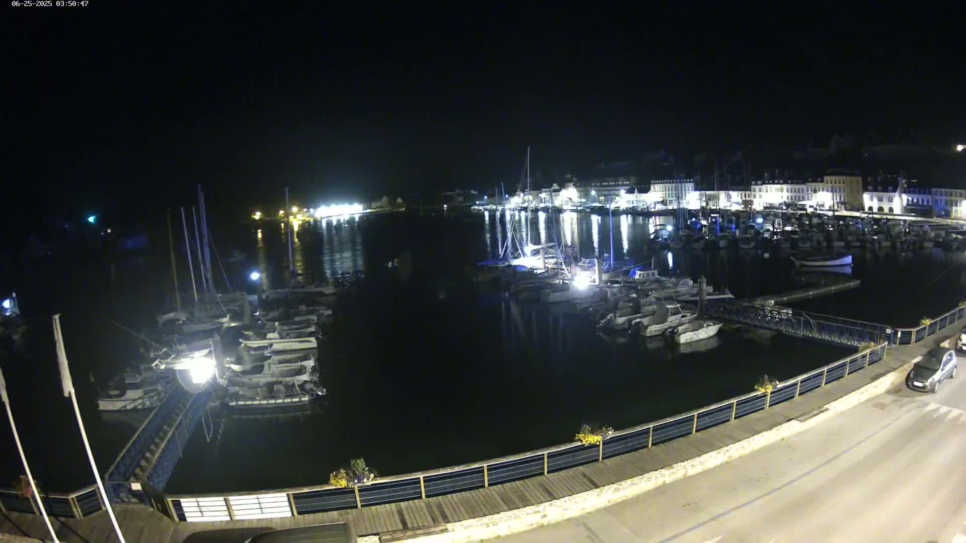 Audierne  Port - Marine  & City View Live Cam - Quimper, Finistere, Bretagne, France