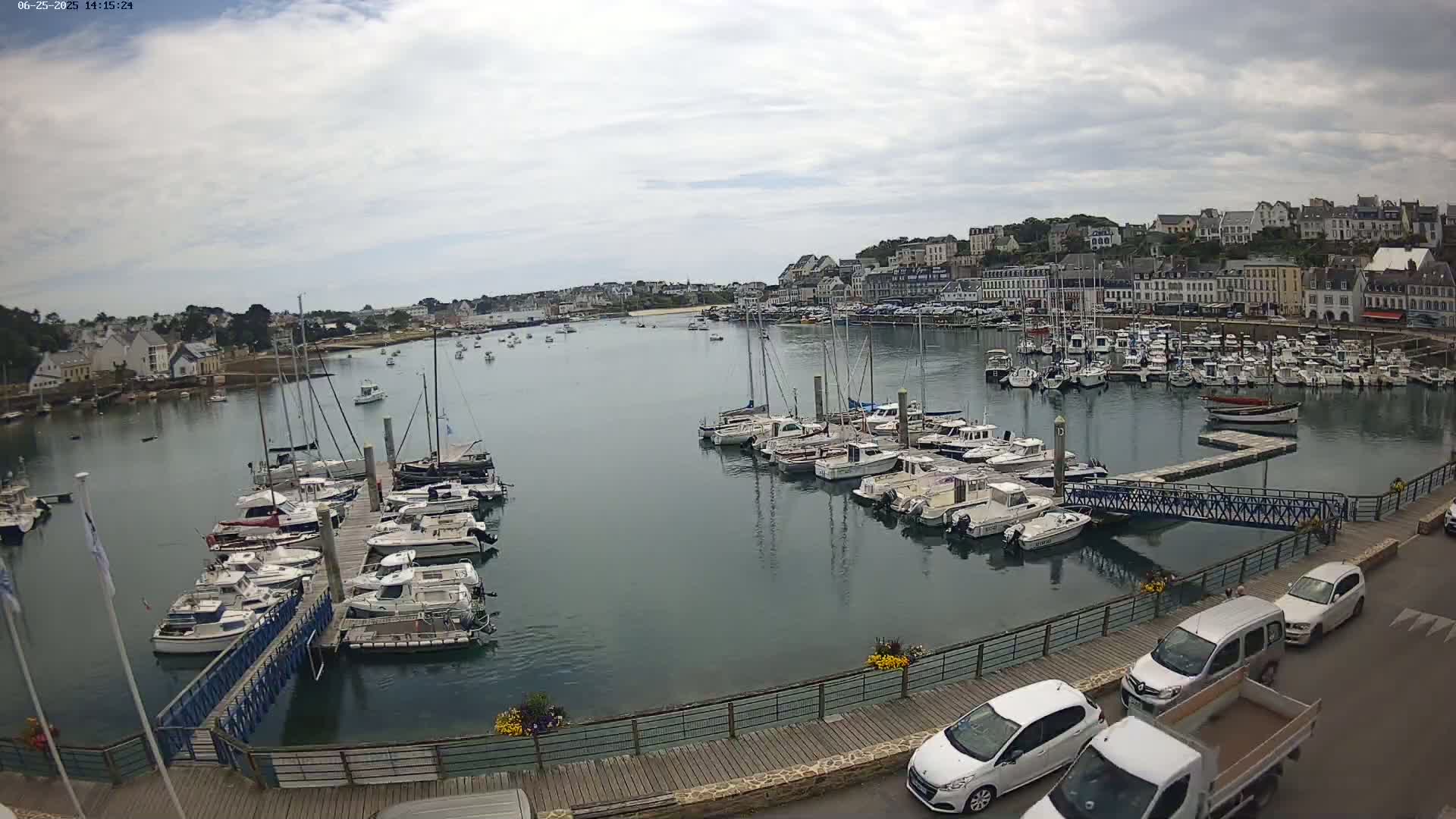 Audierne  Port - Marine  & City View Live Cam - Quimper, Finistere, Bretagne, France