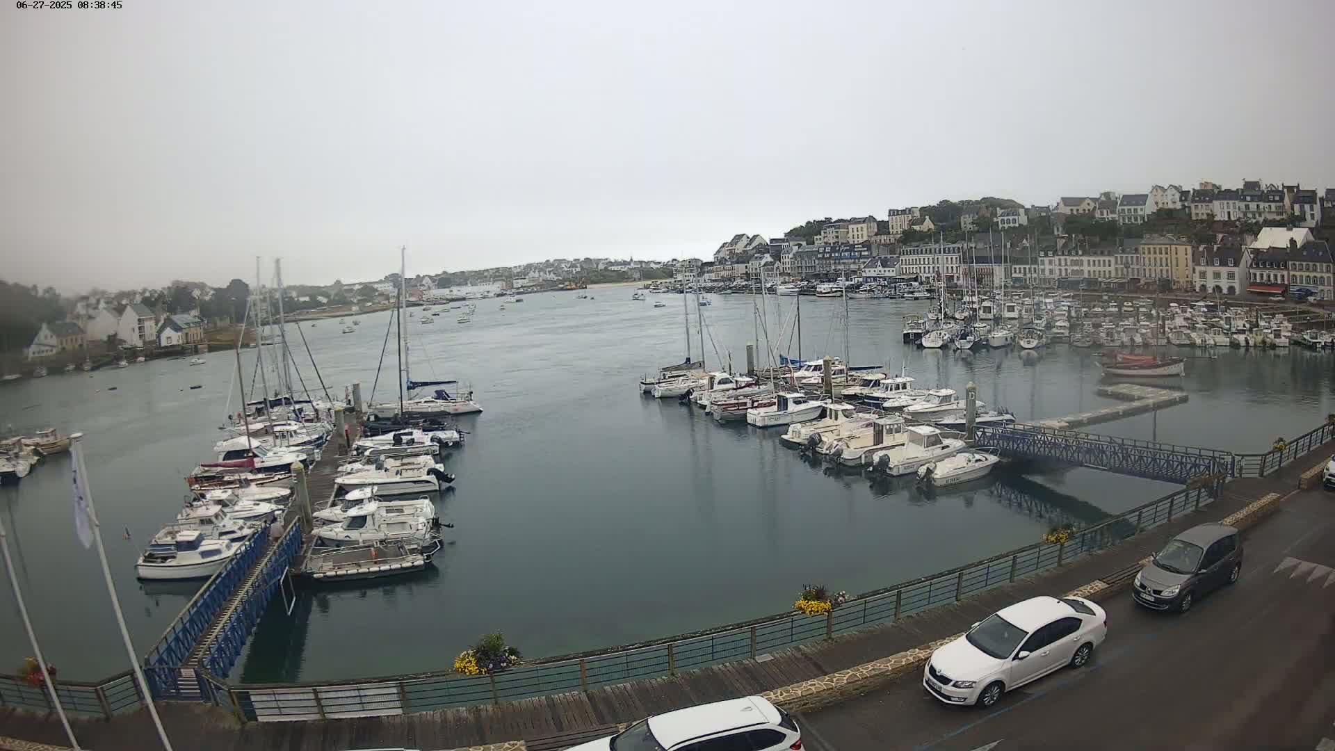 Audierne  Port - Marine  & City View Live Cam - Quimper, Finistere, Bretagne, France