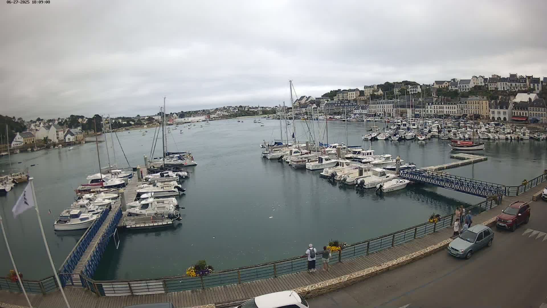 Audierne  Port - Marine  & City View Live Cam - Quimper, Finistere, Bretagne, France