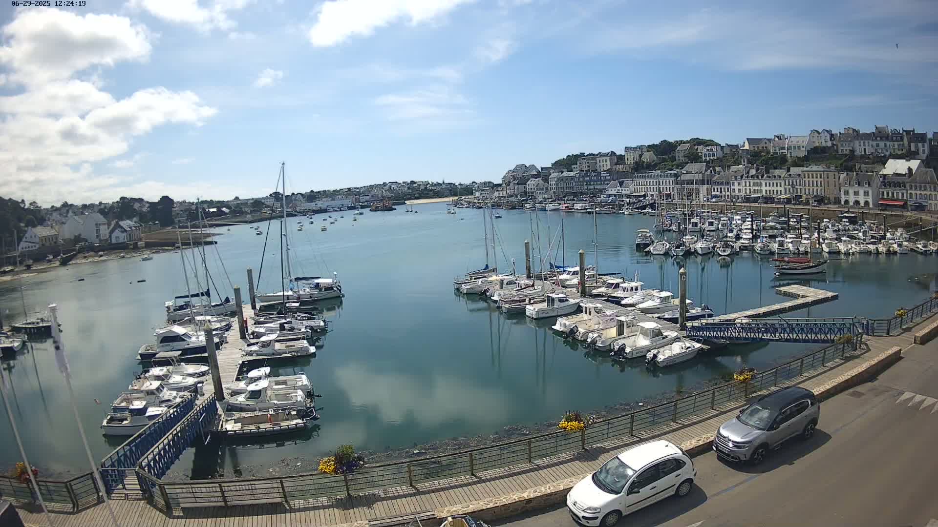 Audierne  Port - Marine  & City View Live Cam - Quimper, Finistere, Bretagne, France