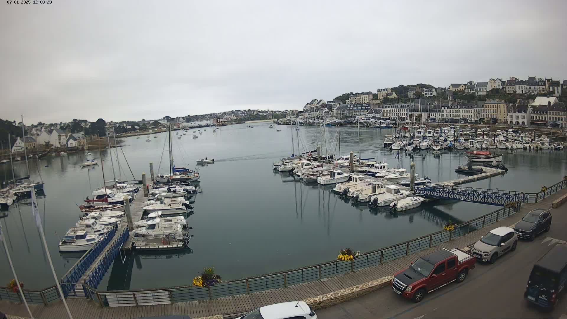 Audierne  Port - Marine  & City View Live Cam - Quimper, Finistere, Bretagne, France