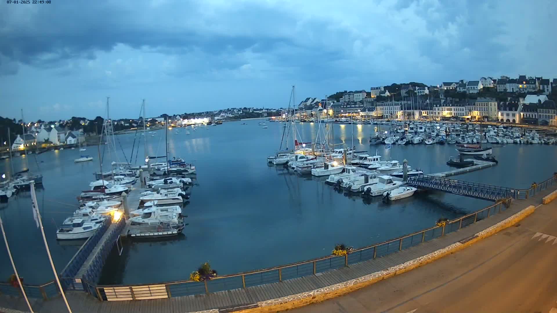 Audierne  Port - Marine  & City View Live Cam - Quimper, Finistere, Bretagne, France