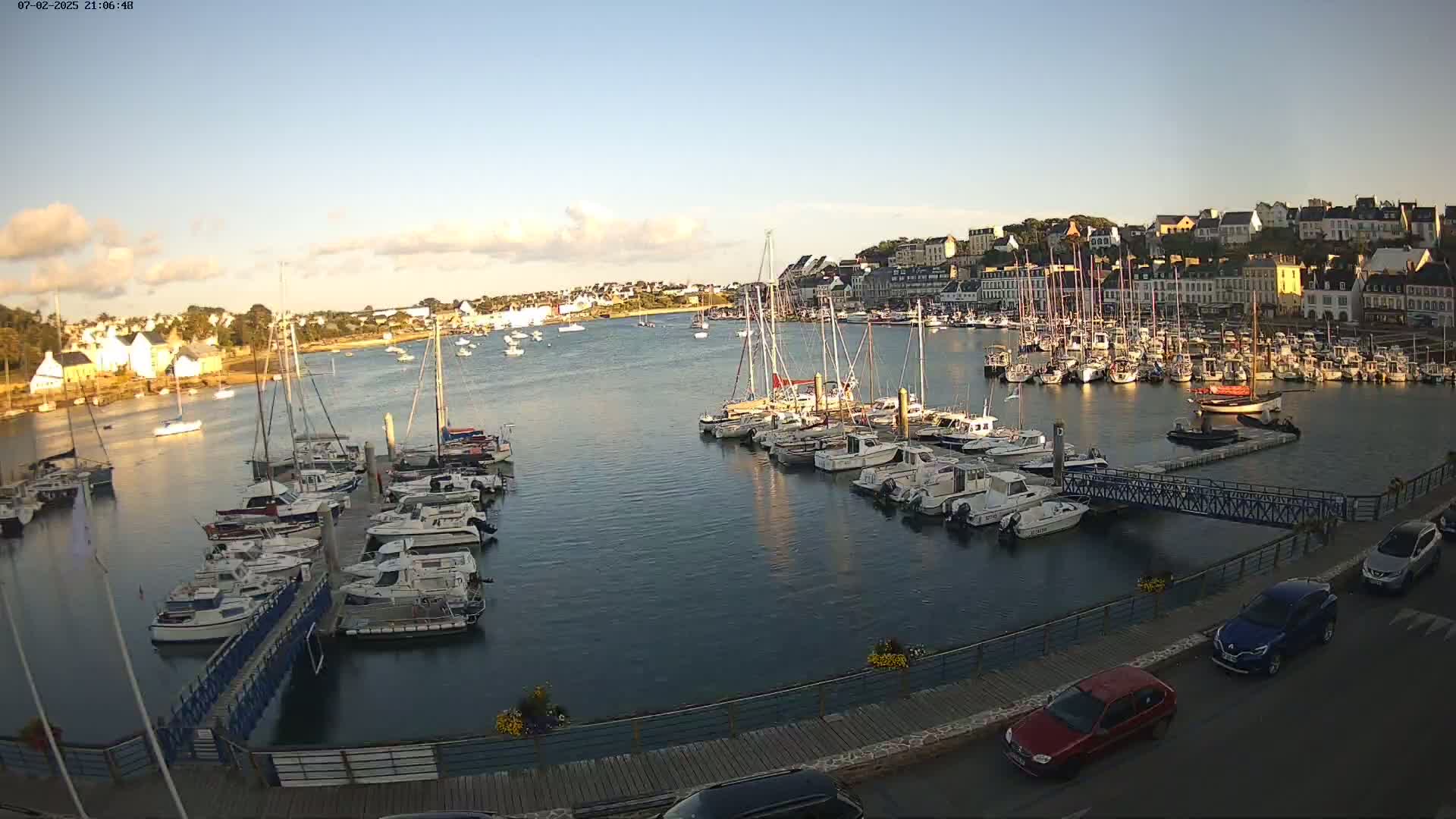 Audierne  Port - Marine  & City View Live Cam - Quimper, Finistere, Bretagne, France