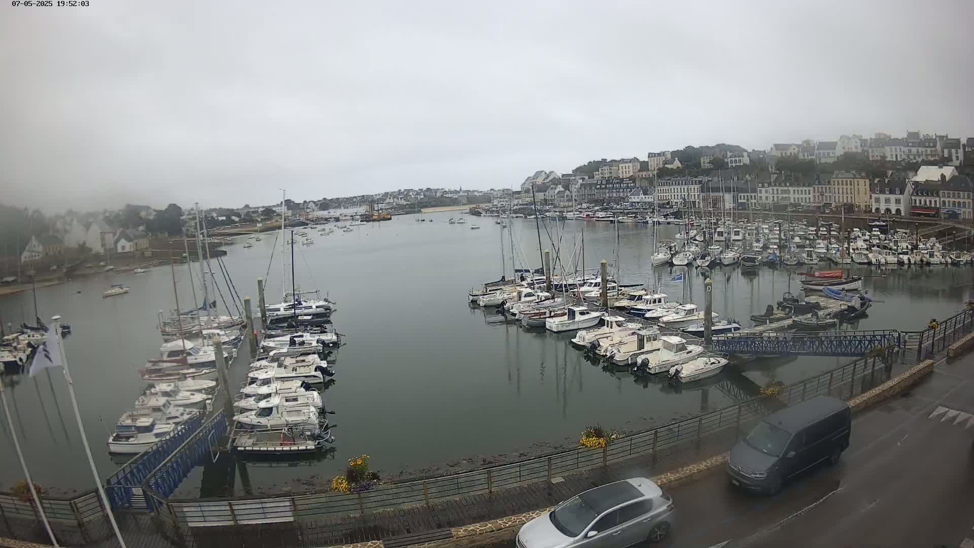 Audierne  Port - Marine  & City View Live Cam - Quimper, Finistere, Bretagne, France