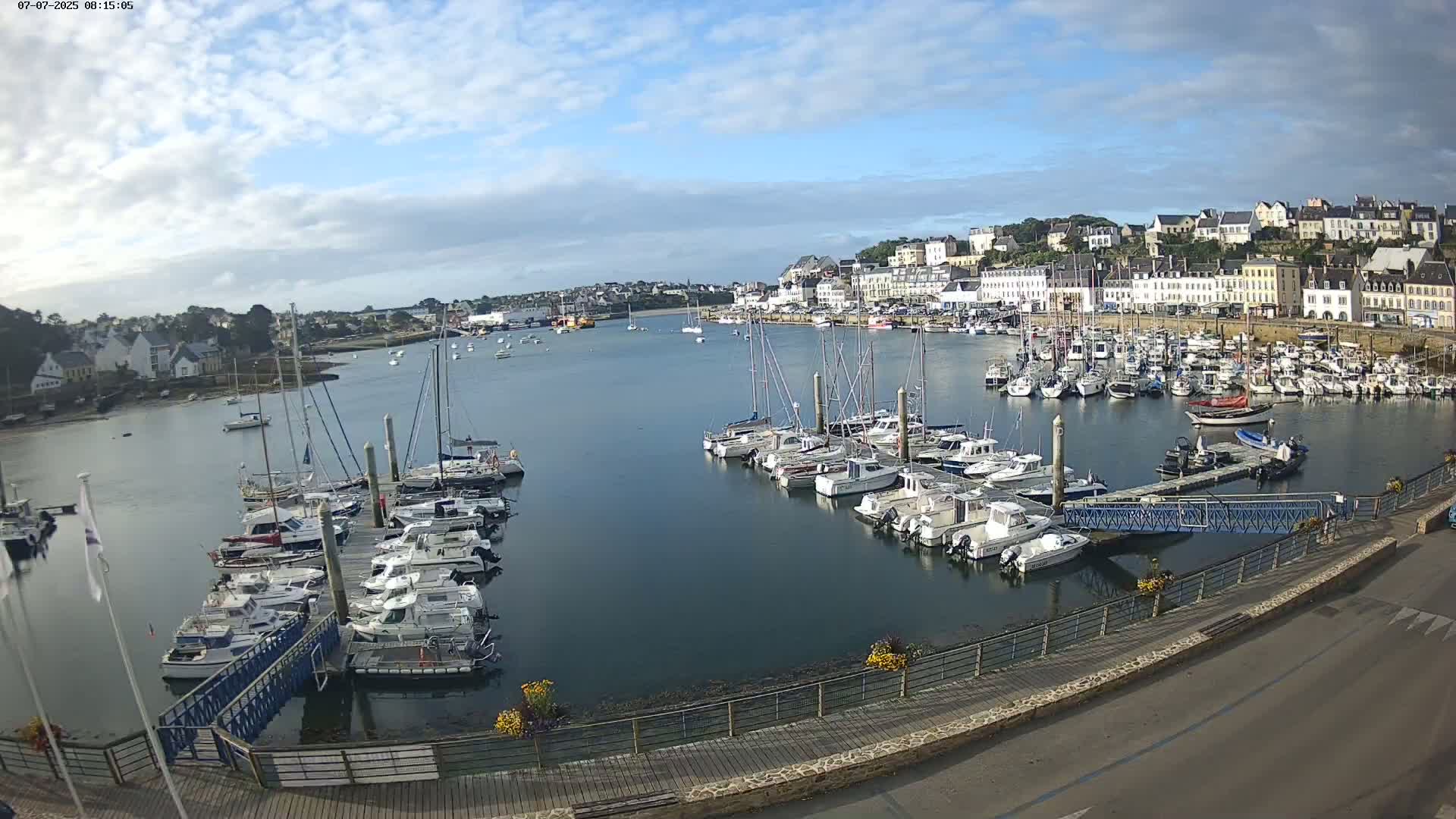 Audierne  Port - Marine  & City View Live Cam - Quimper, Finistere, Bretagne, France