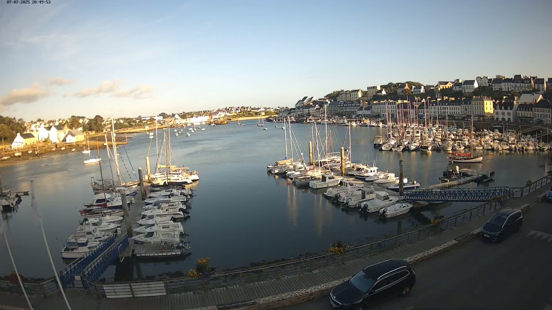 Audierne  Port - Marine  & City View Live Cam - Quimper, Finistere, Bretagne, France