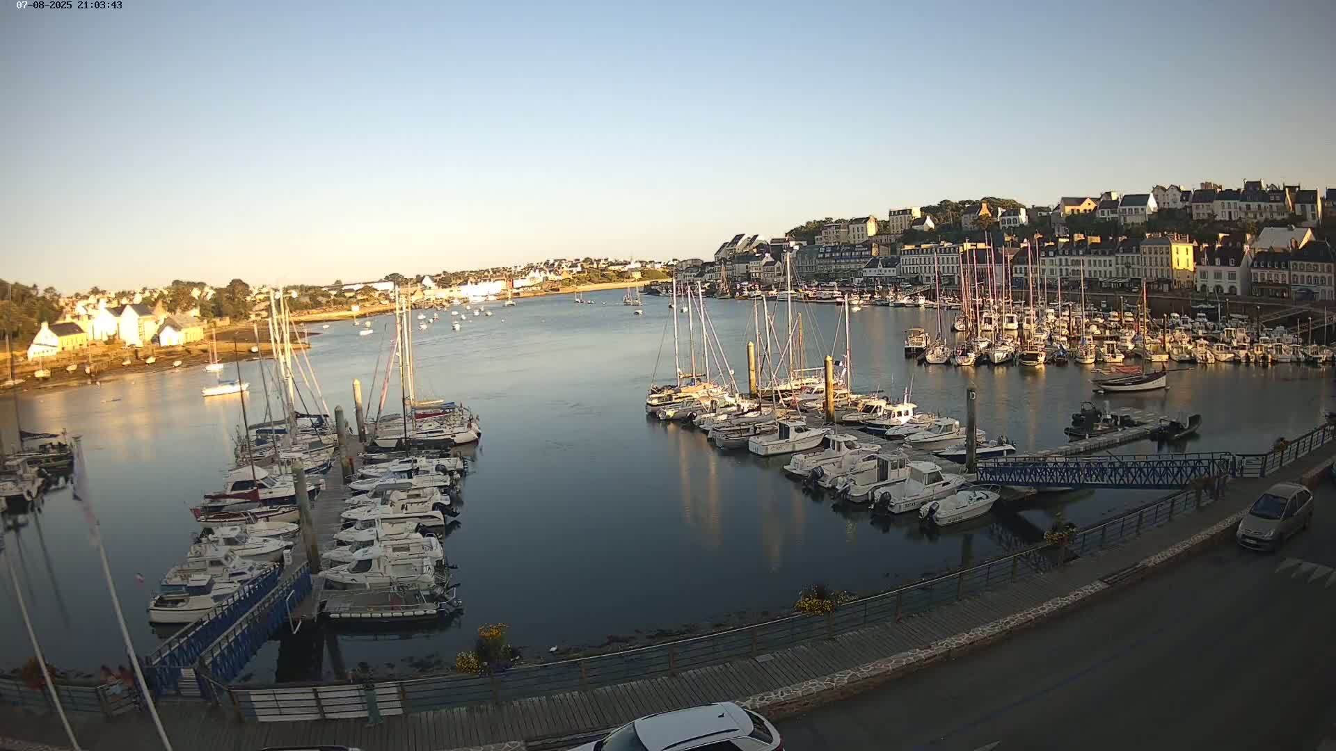 Audierne  Port - Marine  & City View Live Cam - Quimper, Finistere, Bretagne, France