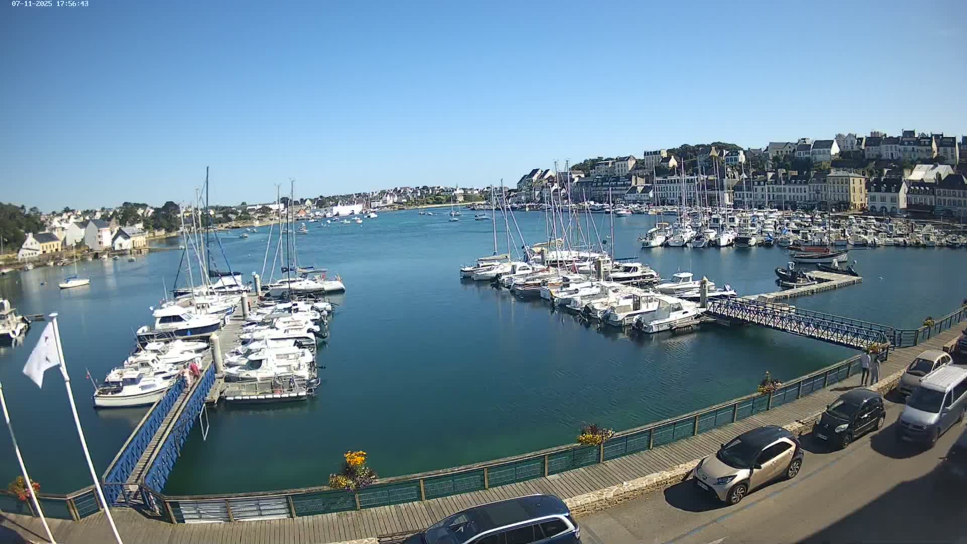 Audierne  Port - Marine  & City View Live Cam - Quimper, Finistere, Bretagne, France