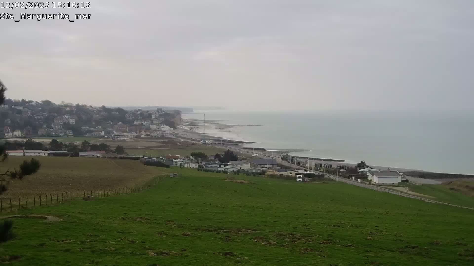Sainte-Marguerite-sur-Mer City & Coast Skyline Live Cam - Dieppe, Seine-Maritime, Normandie, France 