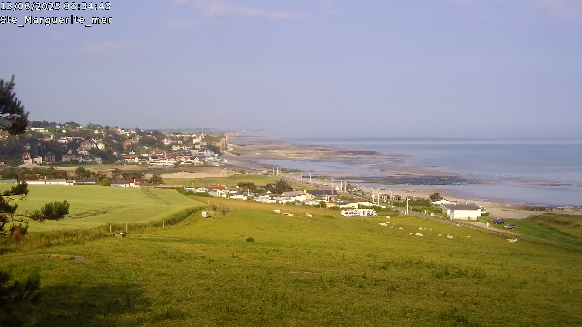 Sainte-Marguerite-sur-Mer City & Coast Skyline Live Cam - Dieppe, Seine-Maritime, Normandie, France 