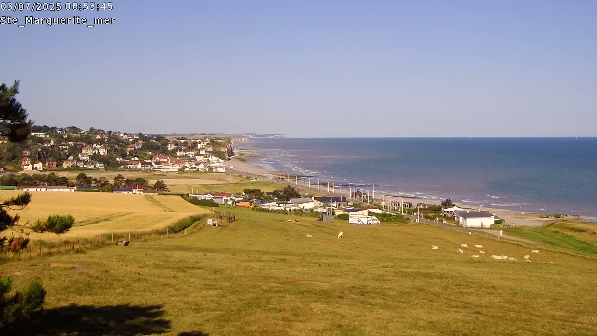 Sainte-Marguerite-sur-Mer City & Coast Skyline Live Cam - Dieppe, Seine-Maritime, Normandie, France 