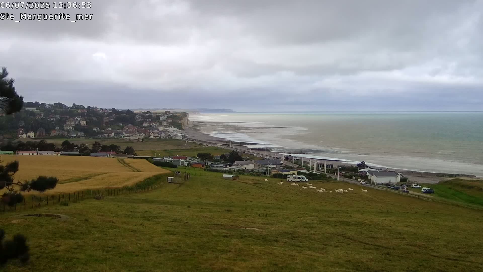 Sainte-Marguerite-sur-Mer City & Coast Skyline Live Cam - Dieppe, Seine-Maritime, Normandie, France 