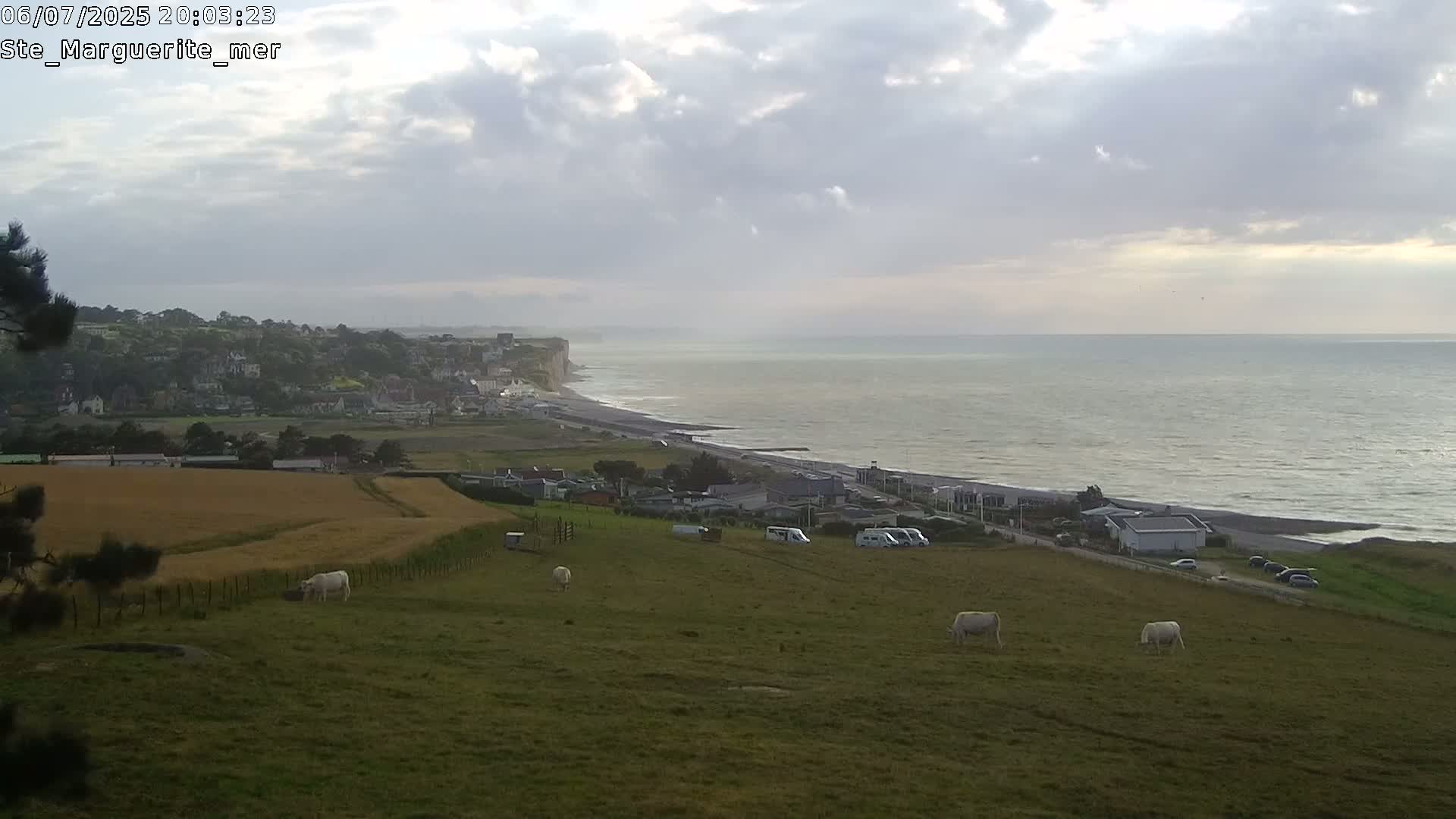 Sainte-Marguerite-sur-Mer City & Coast Skyline Live Cam - Dieppe, Seine-Maritime, Normandie, France 