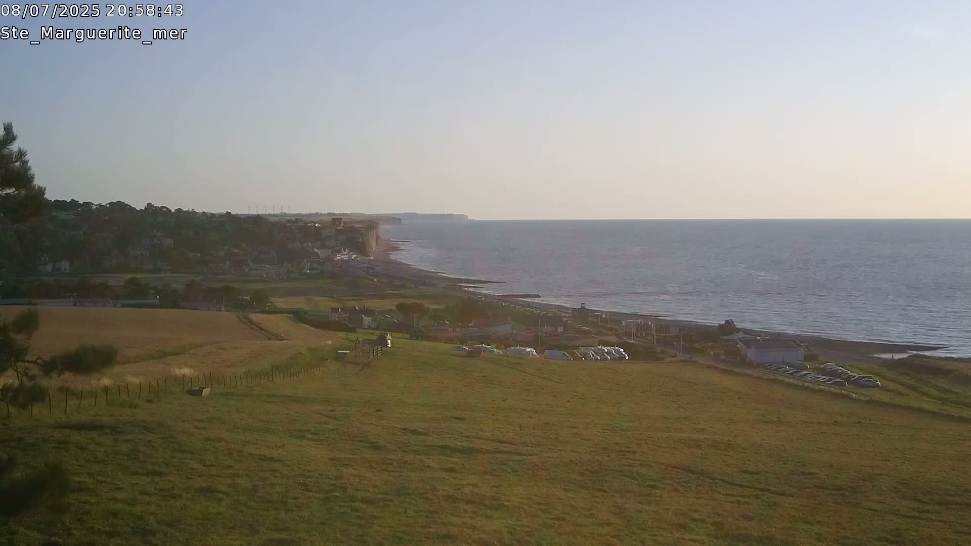 Sainte-Marguerite-sur-Mer City & Coast Skyline Live Cam - Dieppe, Seine-Maritime, Normandie, France 