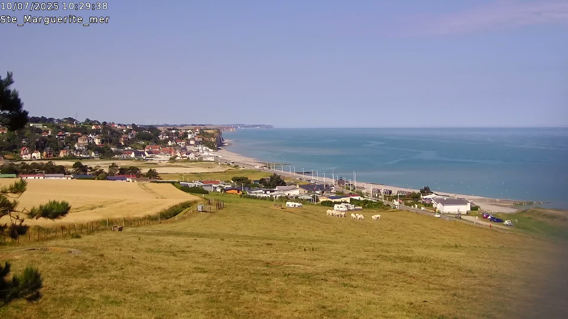 Sainte-Marguerite-sur-Mer City & Coast Skyline Live Cam - Dieppe, Seine-Maritime, Normandie, France 