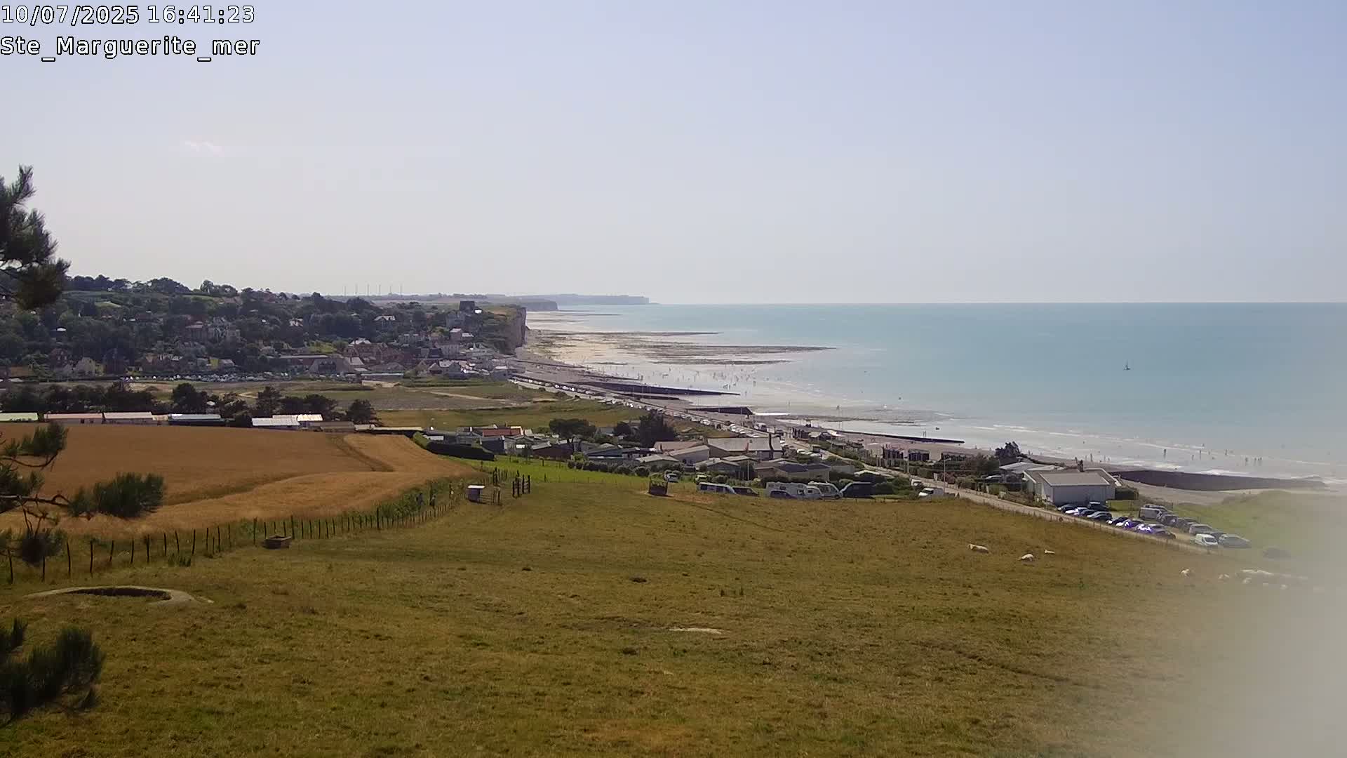 Sainte-Marguerite-sur-Mer City & Coast Skyline Live Cam - Dieppe, Seine-Maritime, Normandie, France 
