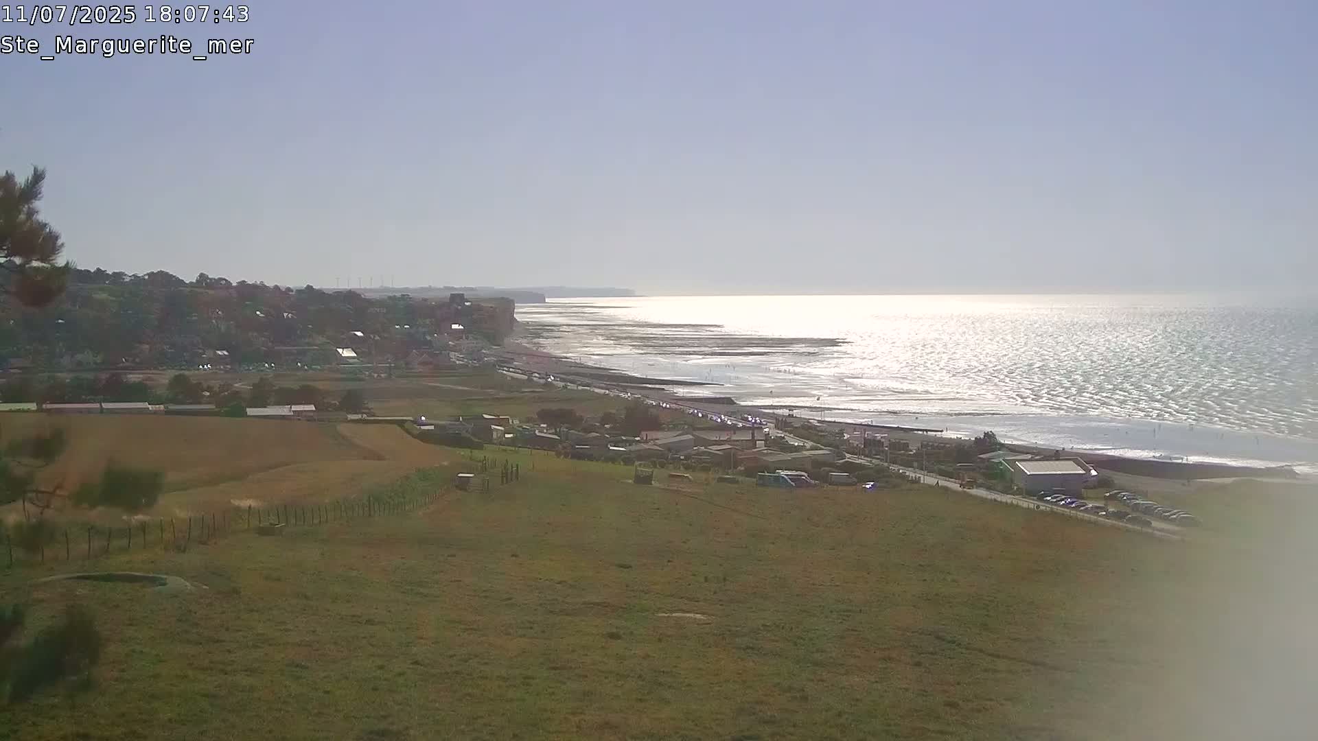 Sainte-Marguerite-sur-Mer City & Coast Skyline Live Cam - Dieppe, Seine-Maritime, Normandie, France 