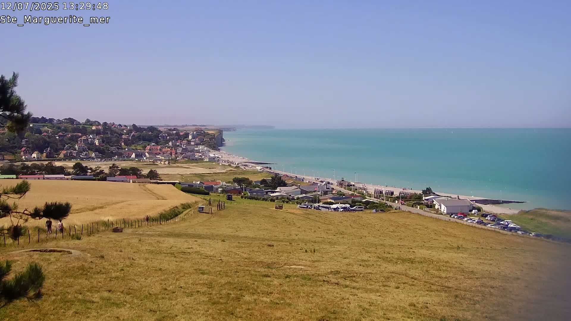Sainte-Marguerite-sur-Mer City & Coast Skyline Live Cam - Dieppe, Seine-Maritime, Normandie, France 