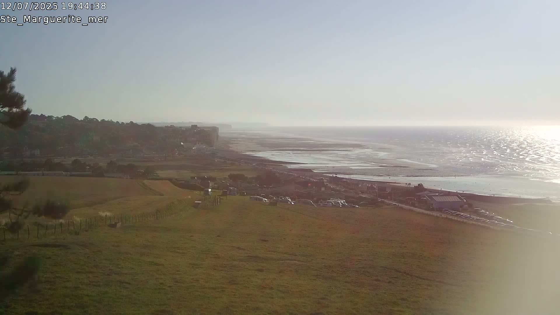 Sainte-Marguerite-sur-Mer City & Coast Skyline Live Cam - Dieppe, Seine-Maritime, Normandie, France 