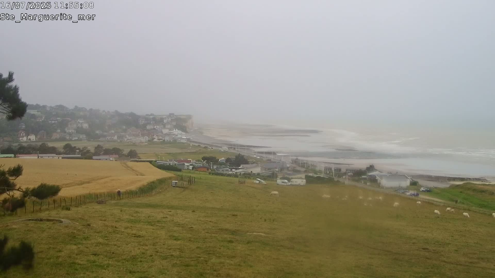 Sainte-Marguerite-sur-Mer City & Coast Skyline Live Cam - Dieppe, Seine-Maritime, Normandie, France 