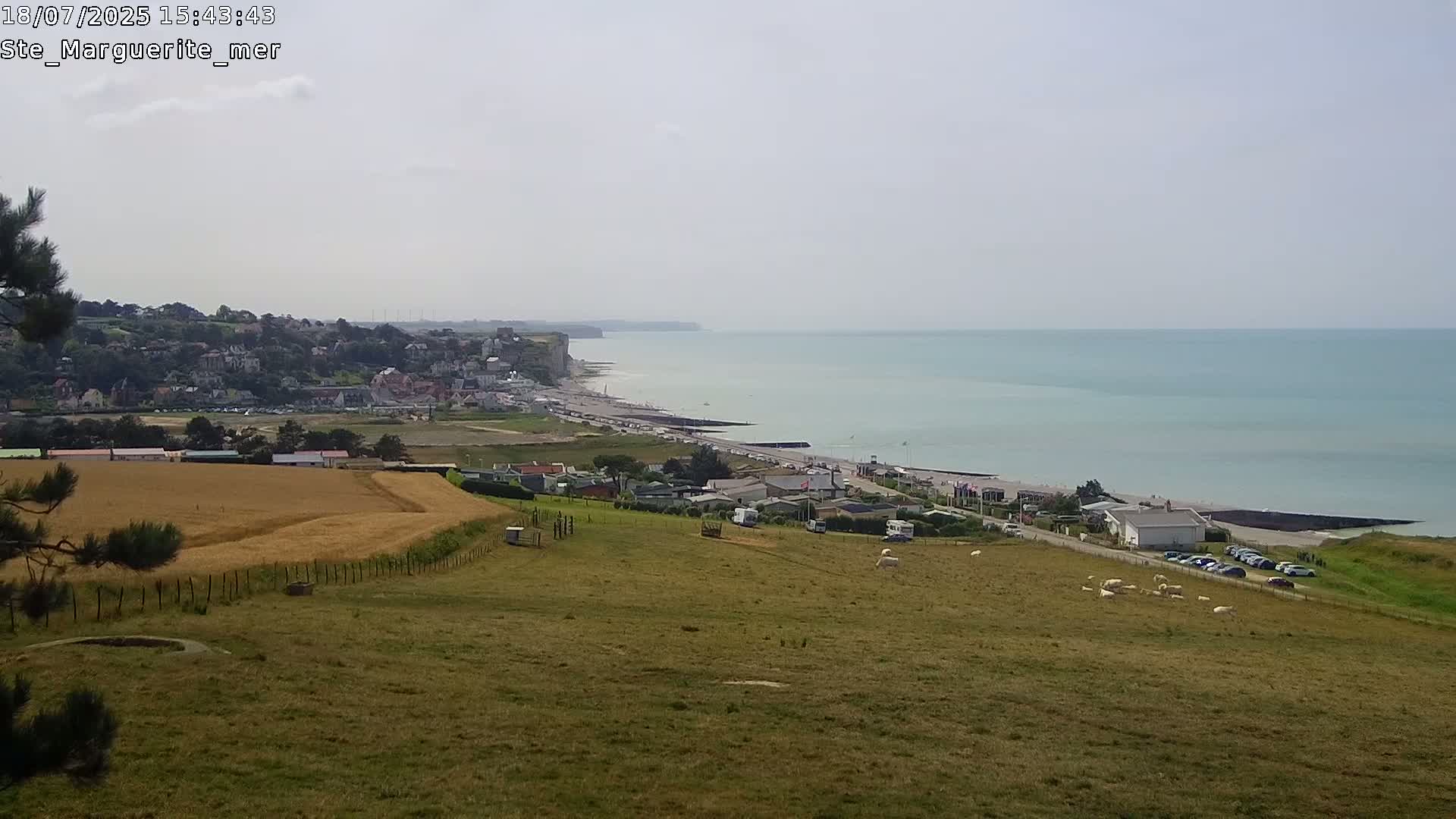 Sainte-Marguerite-sur-Mer City & Coast Skyline Live Cam - Dieppe, Seine-Maritime, Normandie, France 