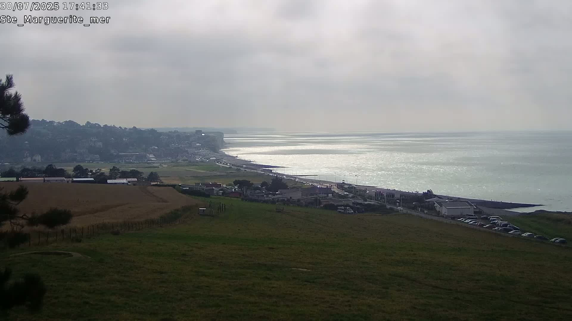 Sainte-Marguerite-sur-Mer City & Coast Skyline Live Cam - Dieppe, Seine-Maritime, Normandie, France 