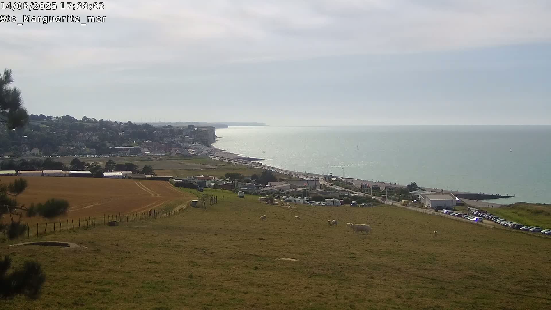 Sainte-Marguerite-sur-Mer City & Coast Skyline Live Cam - Dieppe, Seine-Maritime, Normandie, France 
