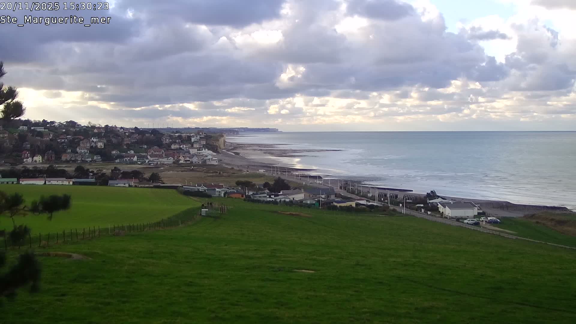 Sainte-Marguerite-sur-Mer City & Coast Skyline Live Cam - Dieppe, Seine-Maritime, Normandie, France 