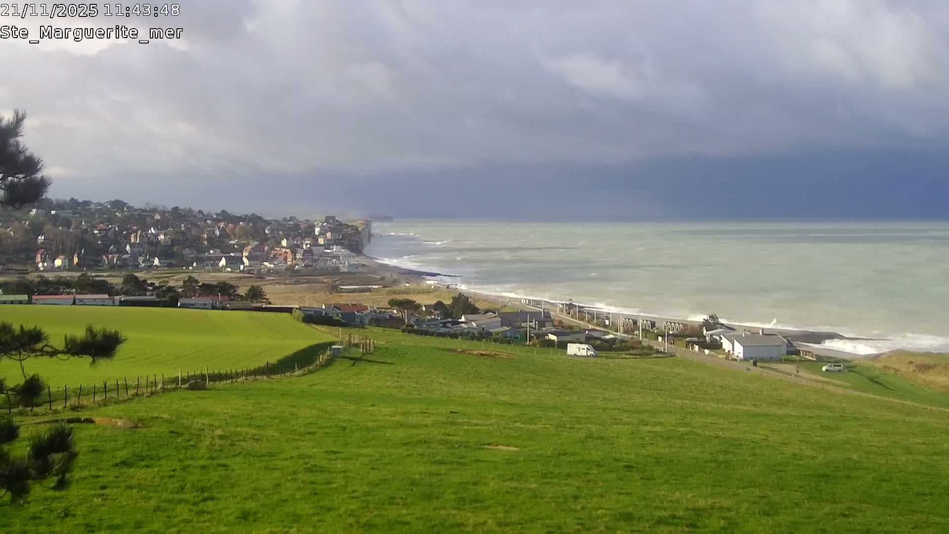 Sainte-Marguerite-sur-Mer City & Coast Skyline Live Cam - Dieppe, Seine-Maritime, Normandie, France 