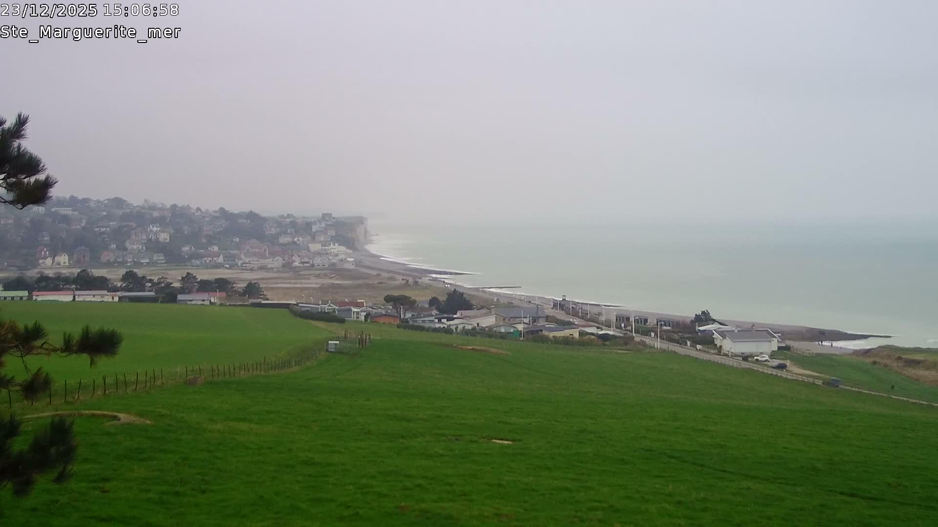 Sainte-Marguerite-sur-Mer City & Coast Skyline Live Cam - Dieppe, Seine-Maritime, Normandie, France 