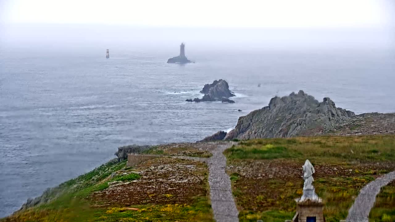 Pointe du Raz & Notre-Dame des Naufrages Statue Live Cam - Quimper, Finistère, Bretagne, France