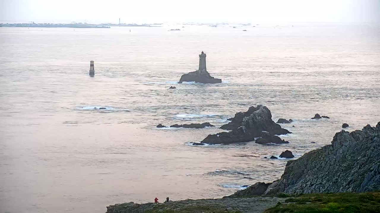 Pointe du Raz & Notre-Dame des Naufrages Statue Live Cam - Quimper, Finistère, Bretagne, France