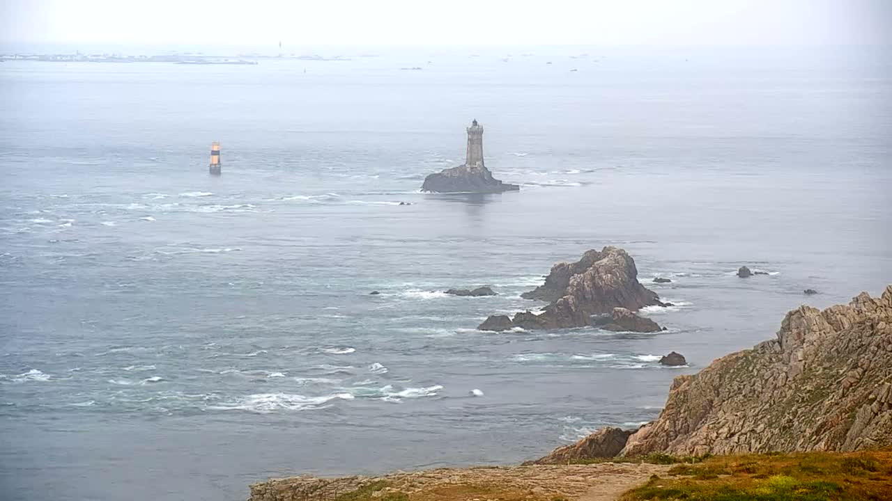 Pointe du Raz & Notre-Dame des Naufrages Statue Live Cam - Quimper, Finistère, Bretagne, France