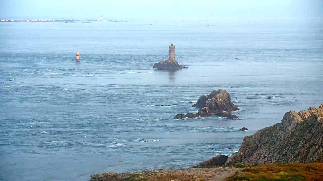 Pointe du Raz & Notre-Dame des Naufrages Statue Live Cam - Quimper, Finistère, Bretagne, France