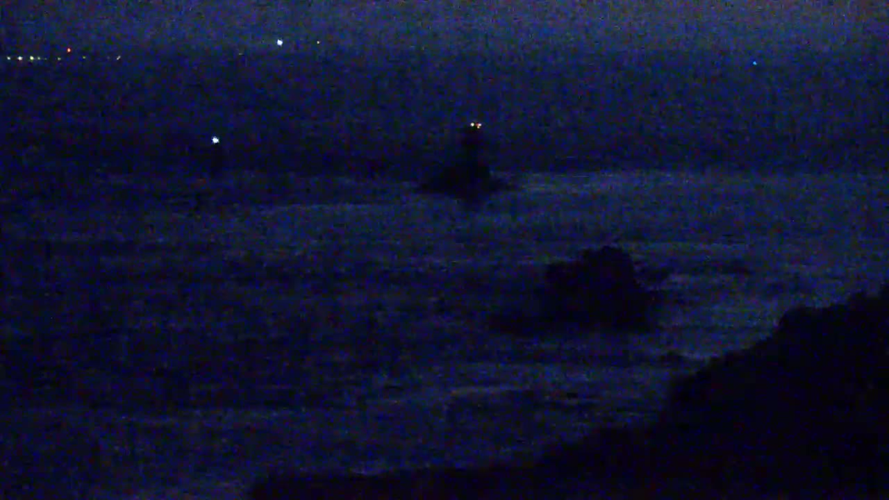 Pointe du Raz & Notre-Dame des Naufrages Statue Live Cam - Quimper, Finistère, Bretagne, France