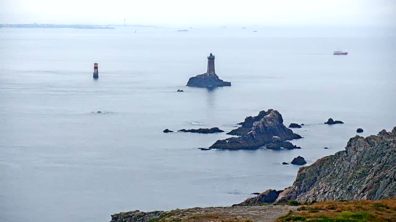 Pointe du Raz & Notre-Dame des Naufrages Statue Live Cam - Quimper, Finistère, Bretagne, France