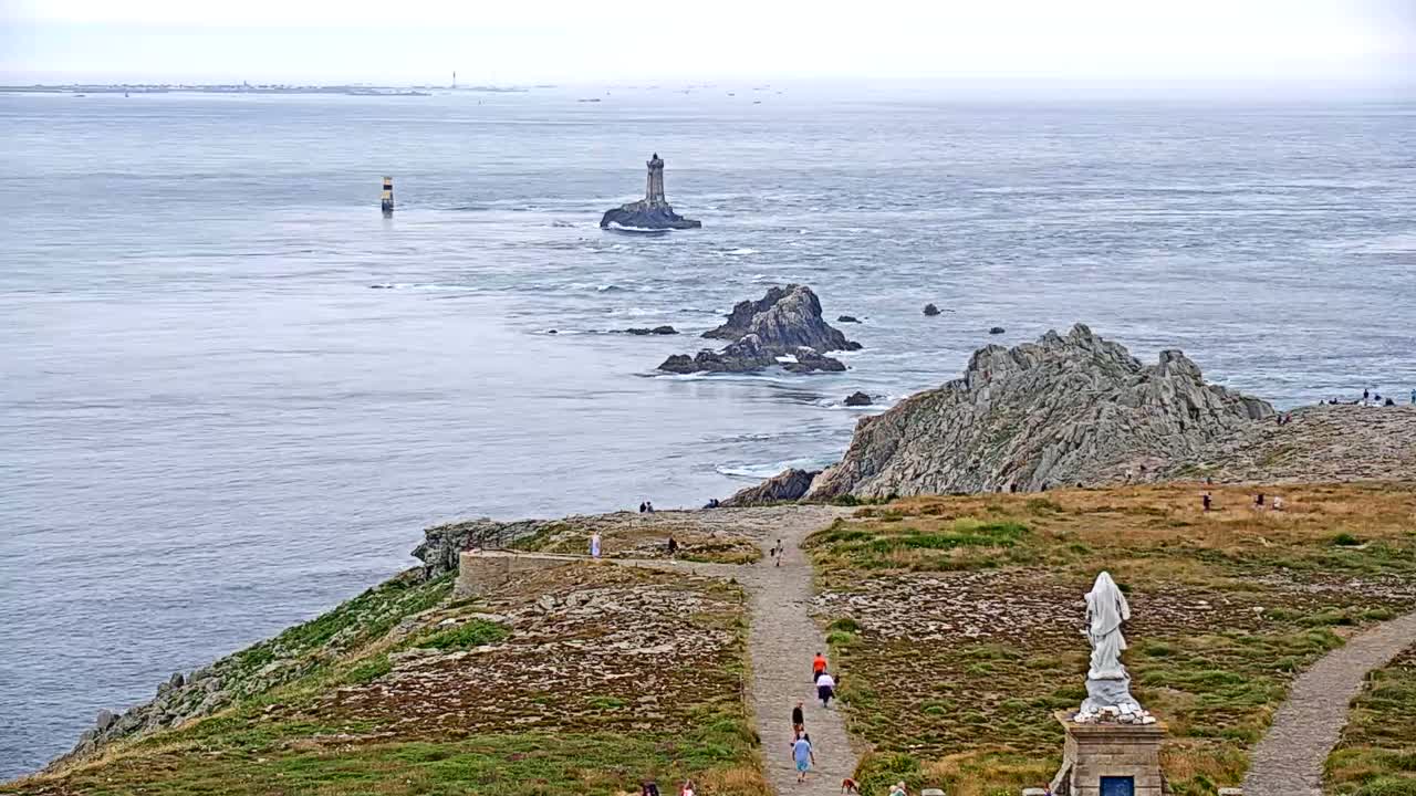 Pointe du Raz & Notre-Dame des Naufrages Statue Live Cam - Quimper, Finistère, Bretagne, France