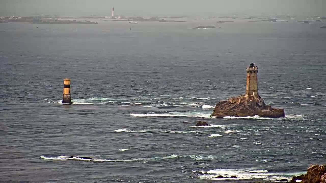 Pointe du Raz & Notre-Dame des Naufrages Statue Live Cam - Quimper, Finistère, Bretagne, France