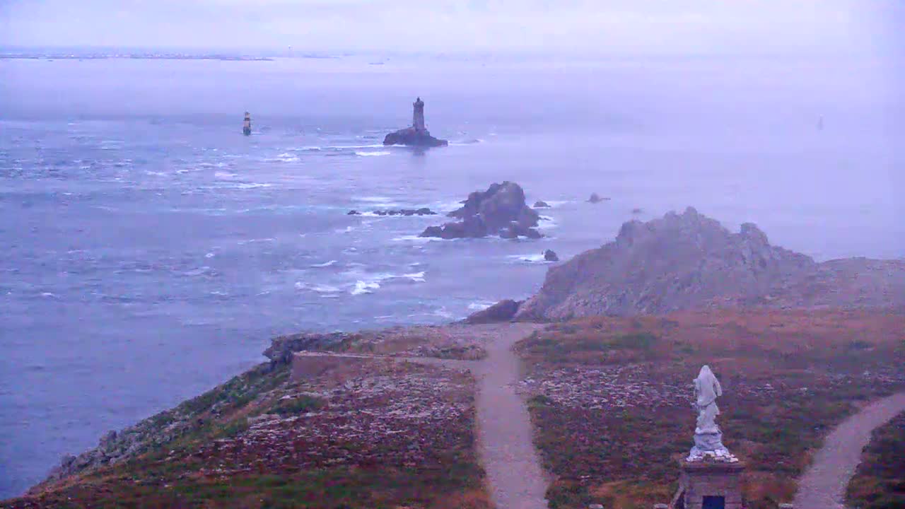 Pointe du Raz & Notre-Dame des Naufrages Statue Live Cam - Quimper, Finistère, Bretagne, France