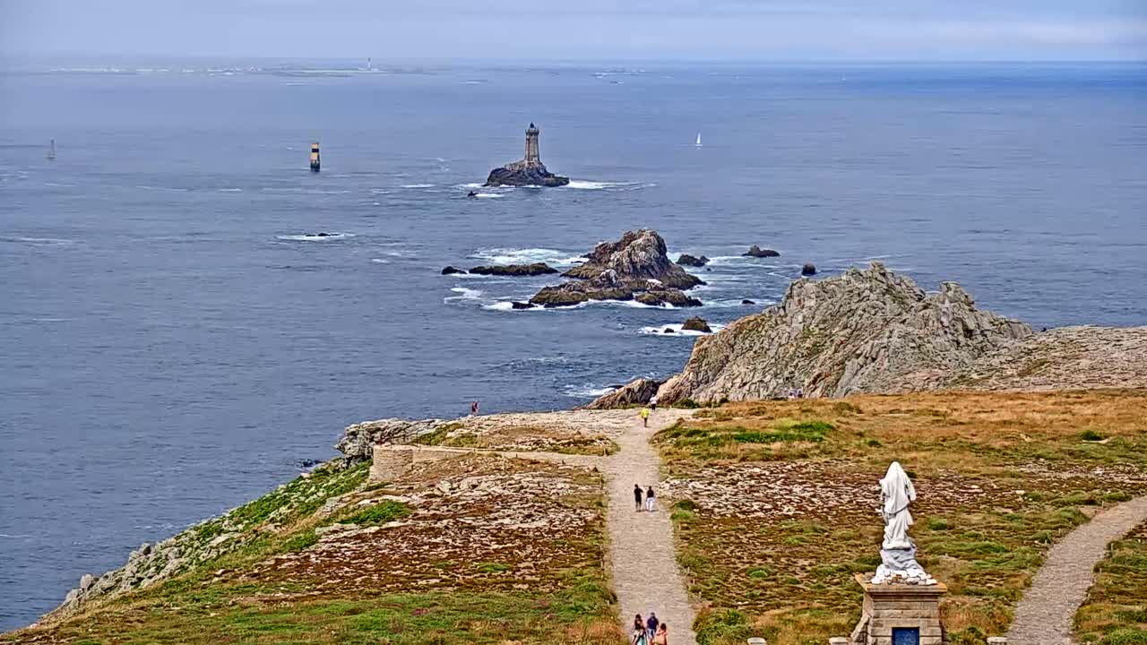 Pointe du Raz & Notre-Dame des Naufrages Statue Live Cam - Quimper, Finistère, Bretagne, France