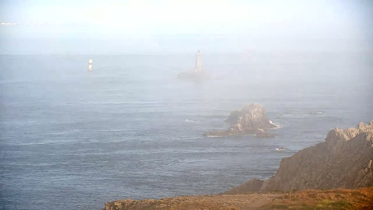Pointe du Raz & Notre-Dame des Naufrages Statue Live Cam - Quimper, Finistère, Bretagne, France
