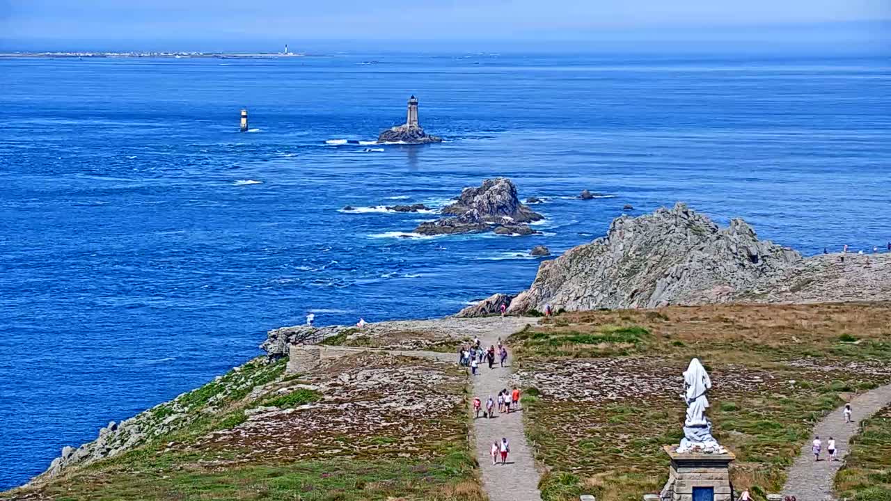 Pointe du Raz & Notre-Dame des Naufrages Statue Live Cam - Quimper, Finistère, Bretagne, France