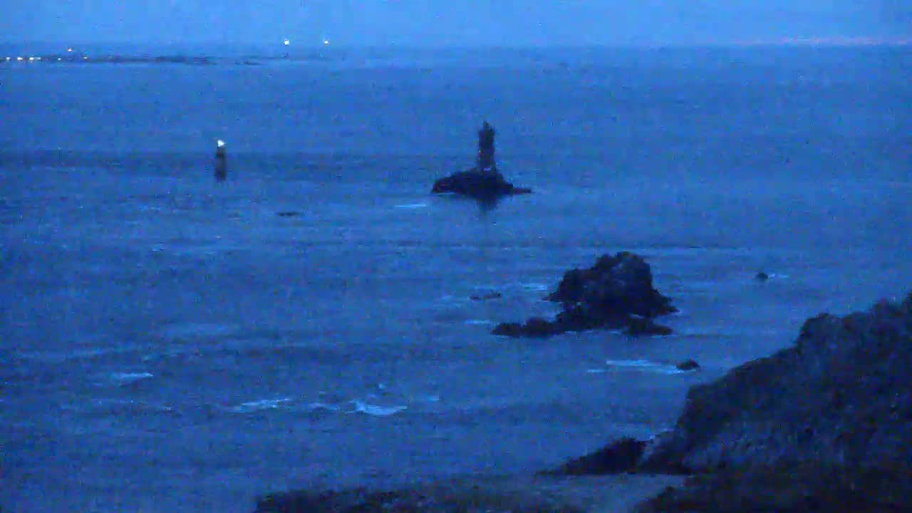 Pointe du Raz & Notre-Dame des Naufrages Statue Live Cam - Quimper, Finistère, Bretagne, France