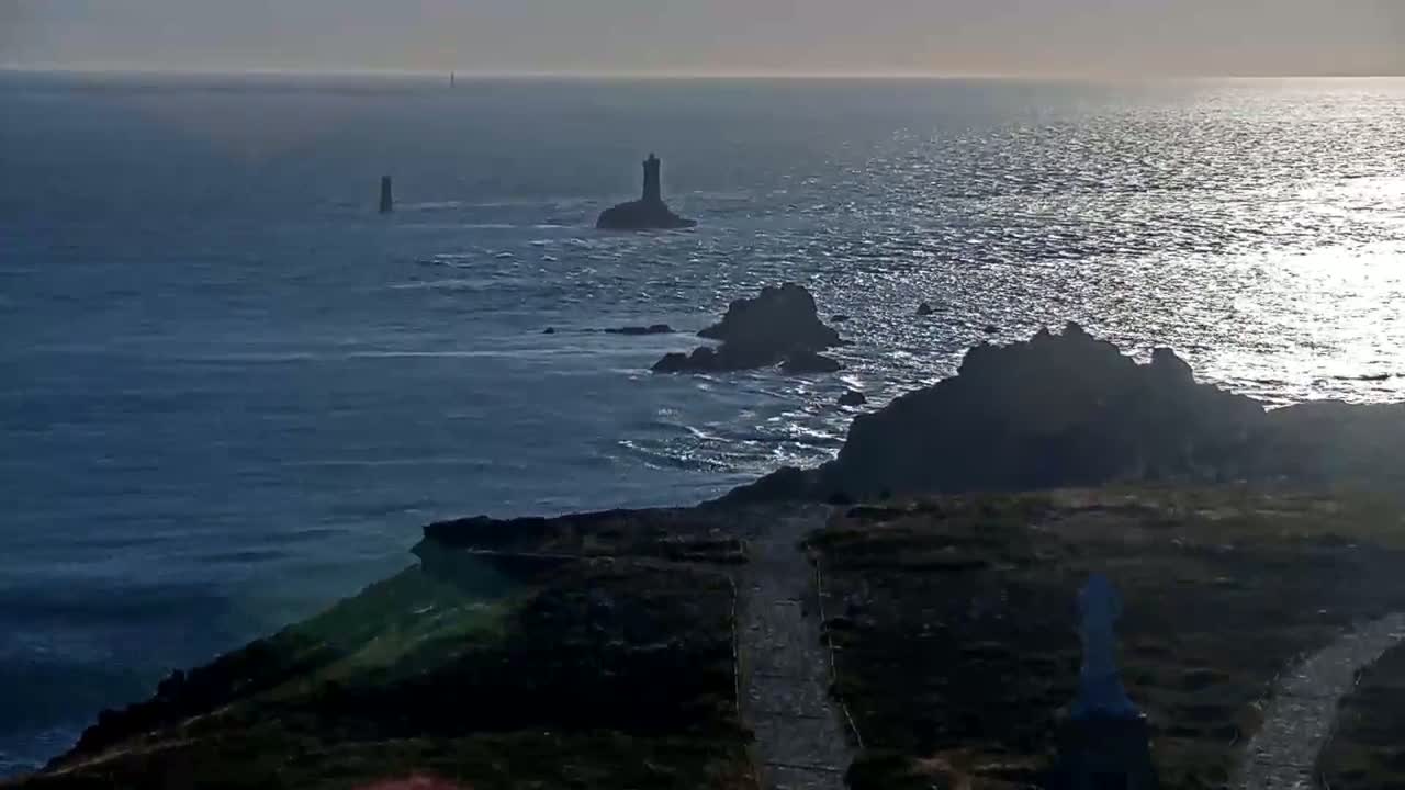 Pointe du Raz & Notre-Dame des Naufrages Statue Live Cam - Quimper, Finistère, Bretagne, France